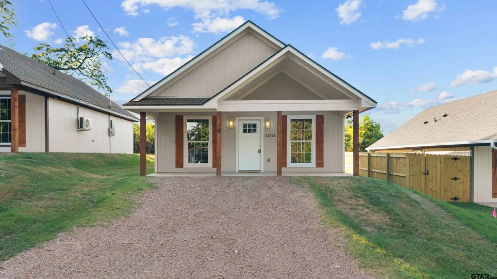 22528 Dogwood Trl, Flint