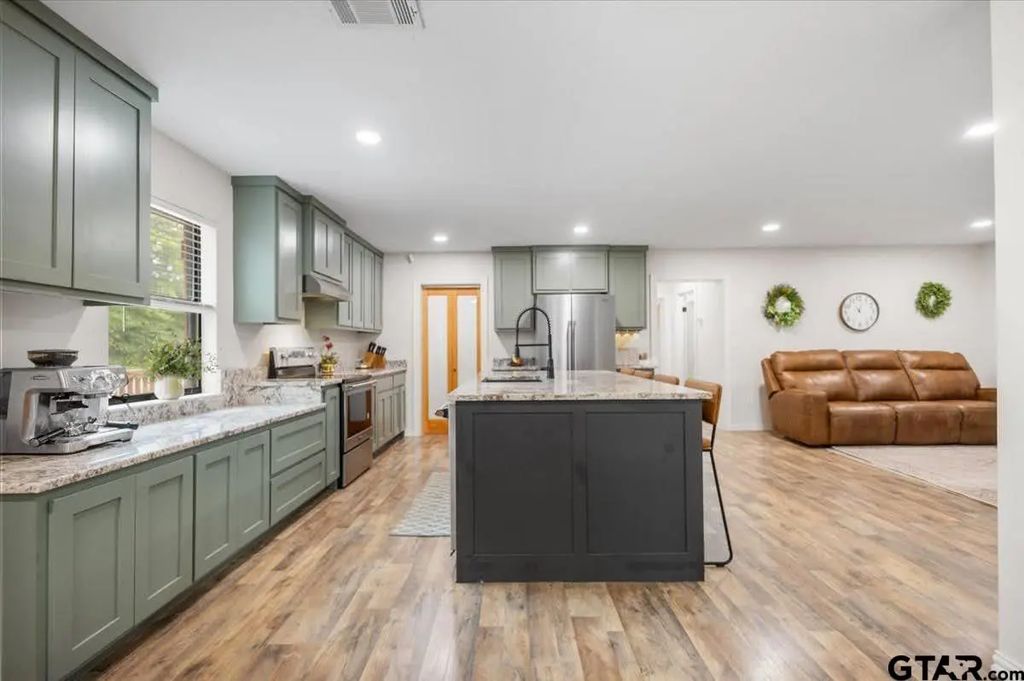 997 Vz County Road 4810, Ben Wheeler
