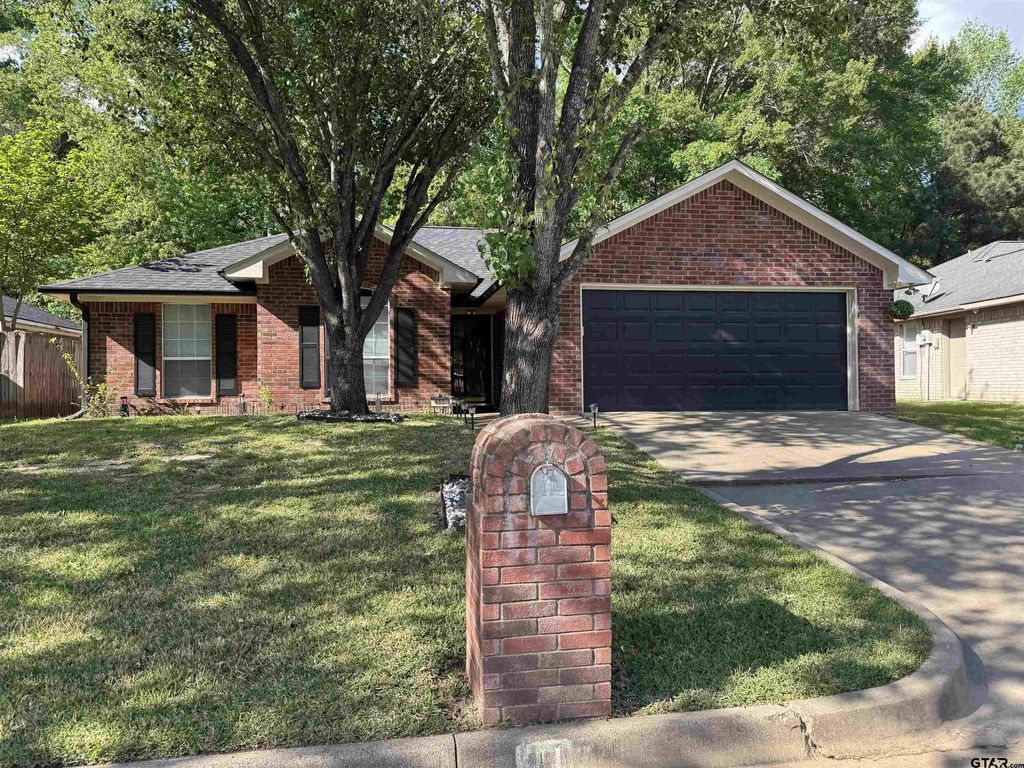 411 Frederick Circle, Flint