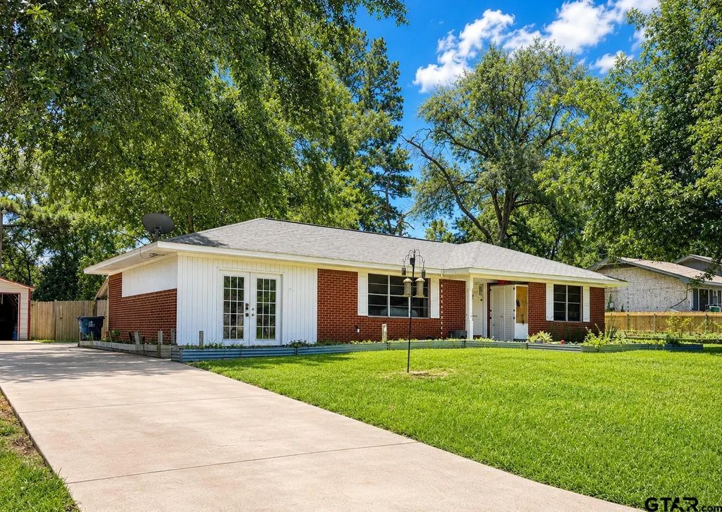 409 Poe St, Quitman