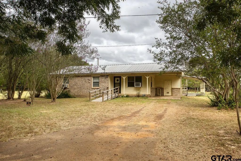 4233 An County Road 163, Palestine