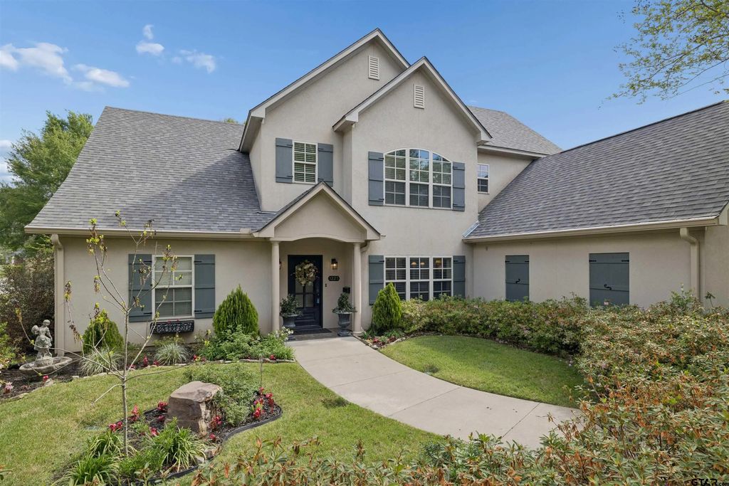 1225 Pine Street, Kilgore