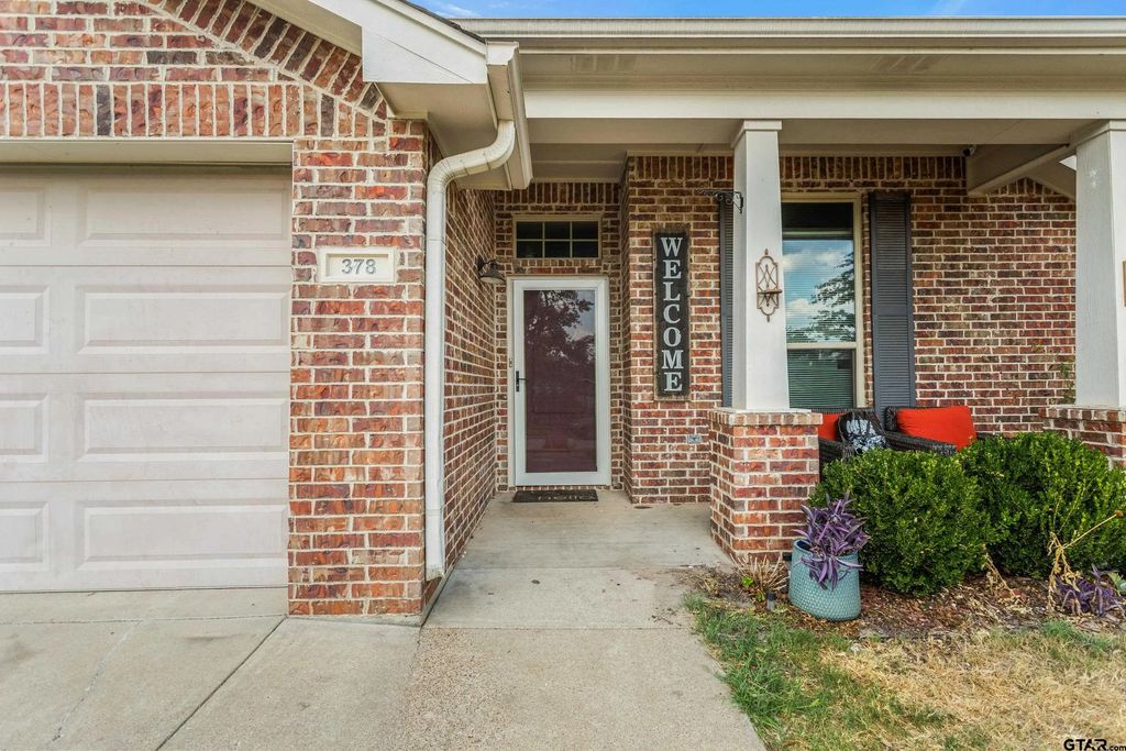 378 Molly Ln, Lindale