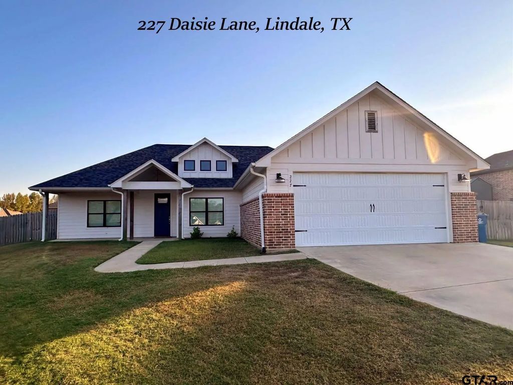 227 Daisie Lane + 6 Additional Homes, Lindale