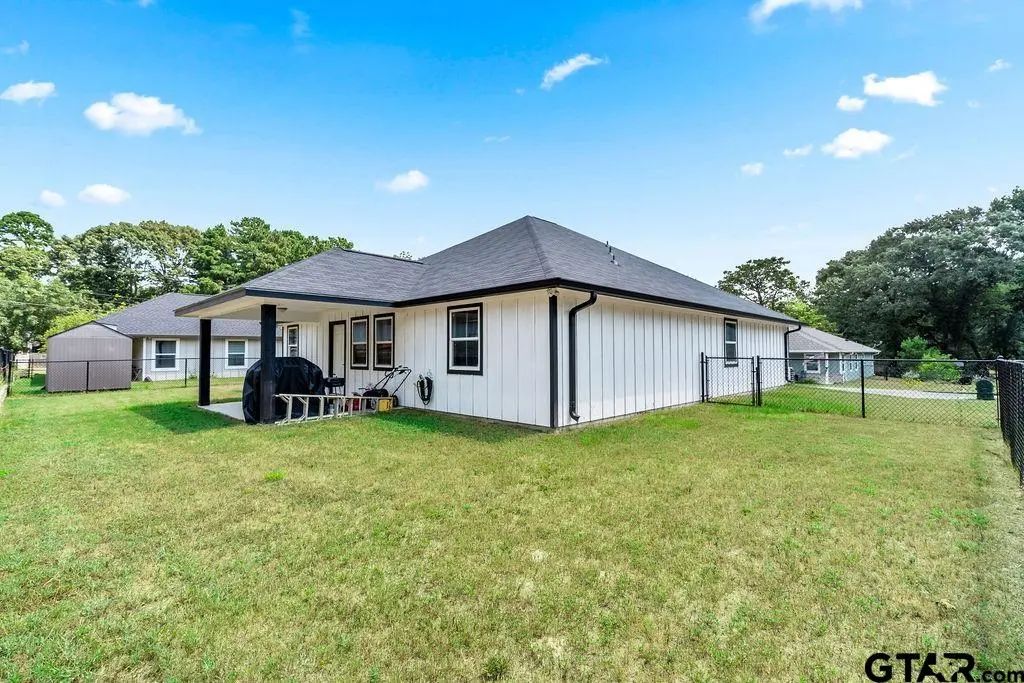 429 Garrett Cir, Winona