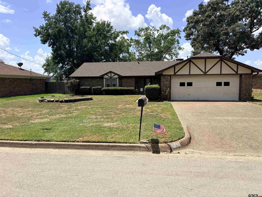 6813 Southplace Dr., Tyler