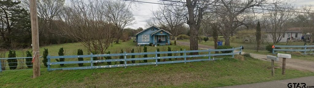 812 N Waldrip, Grand Saline