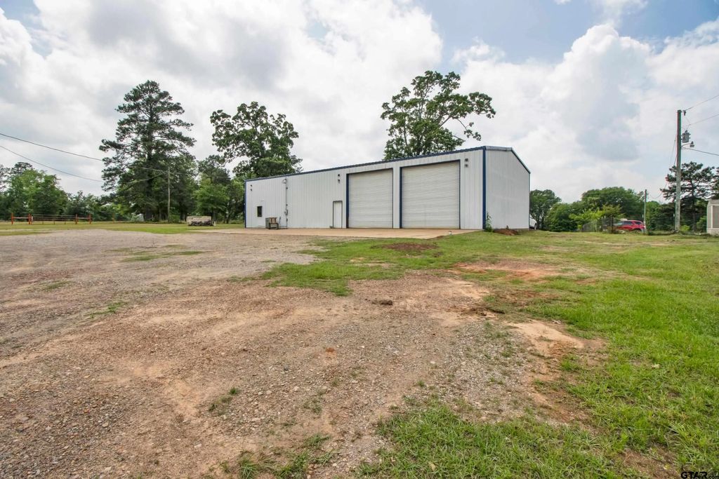 112 Lori Ln, Longview