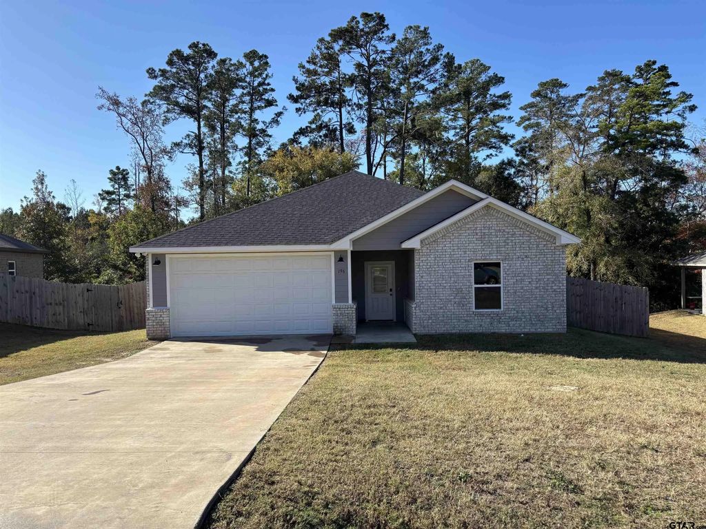 196 Twisted Oaks Dr., Rusk