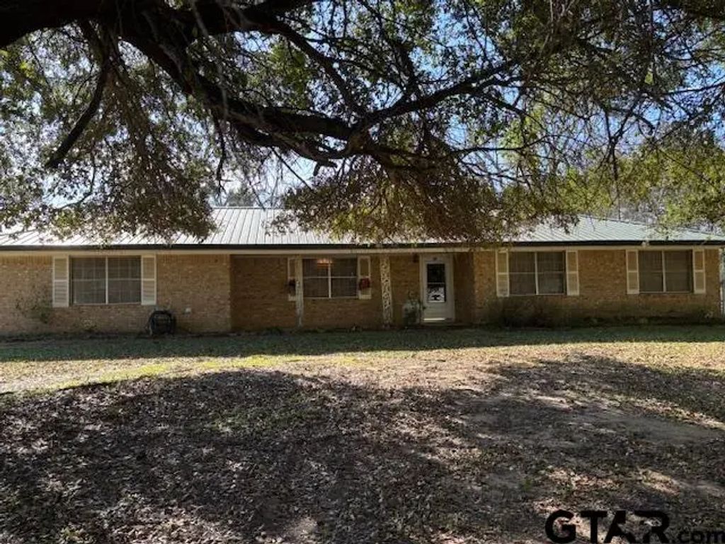 152 County Road 2131, Rusk