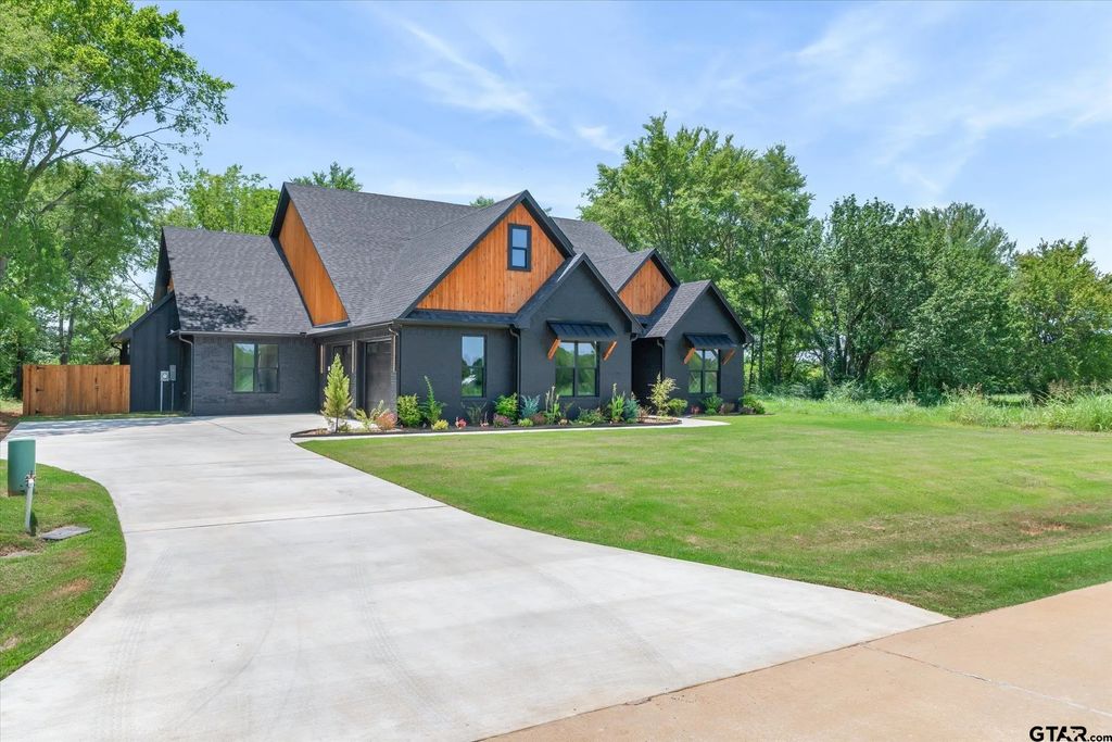 12253 Madison Xing, Bullard
