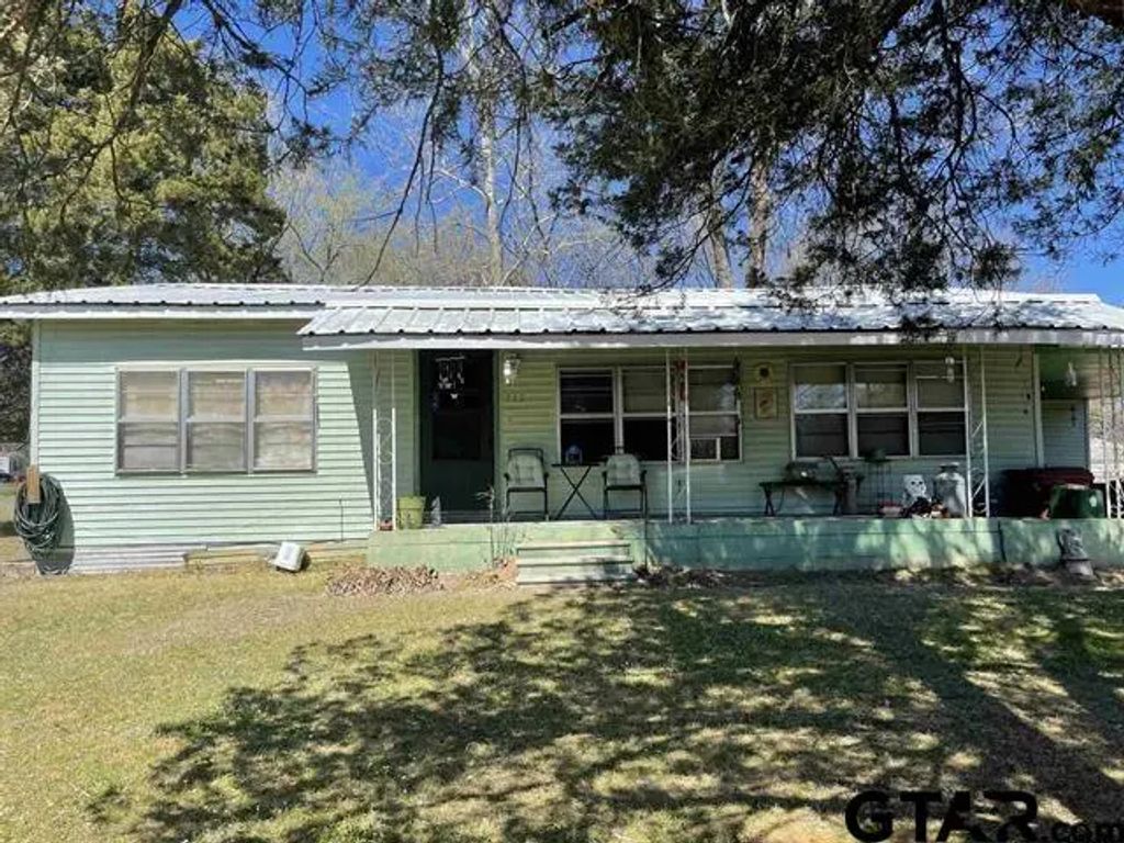 312 Sw 5th, Bogata