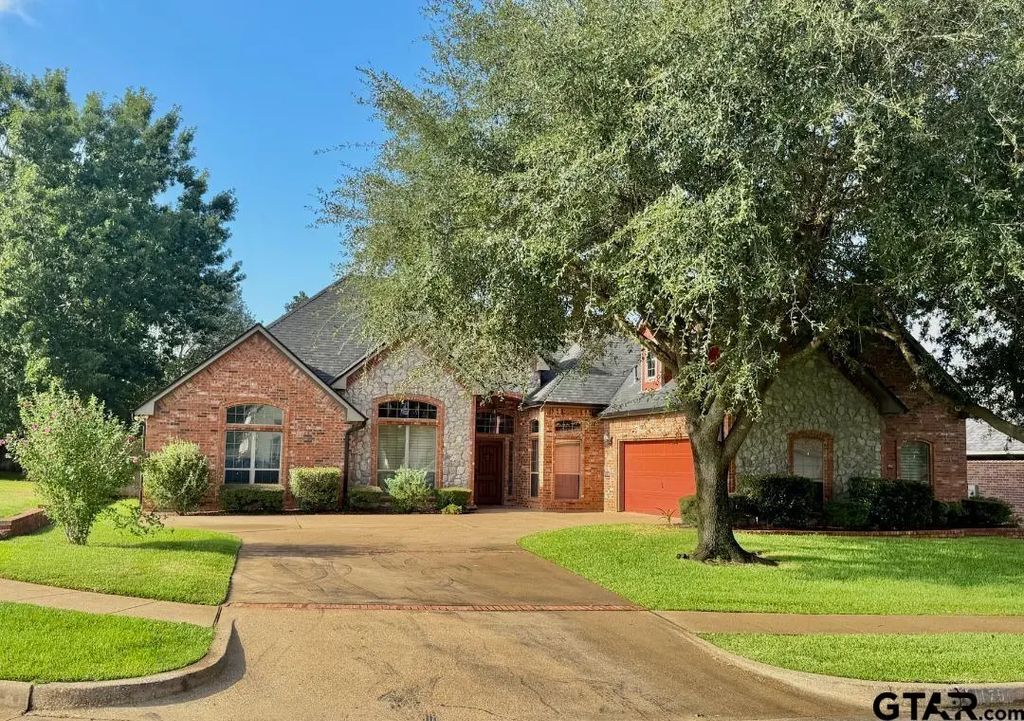 11175 Fox Trail, Flint