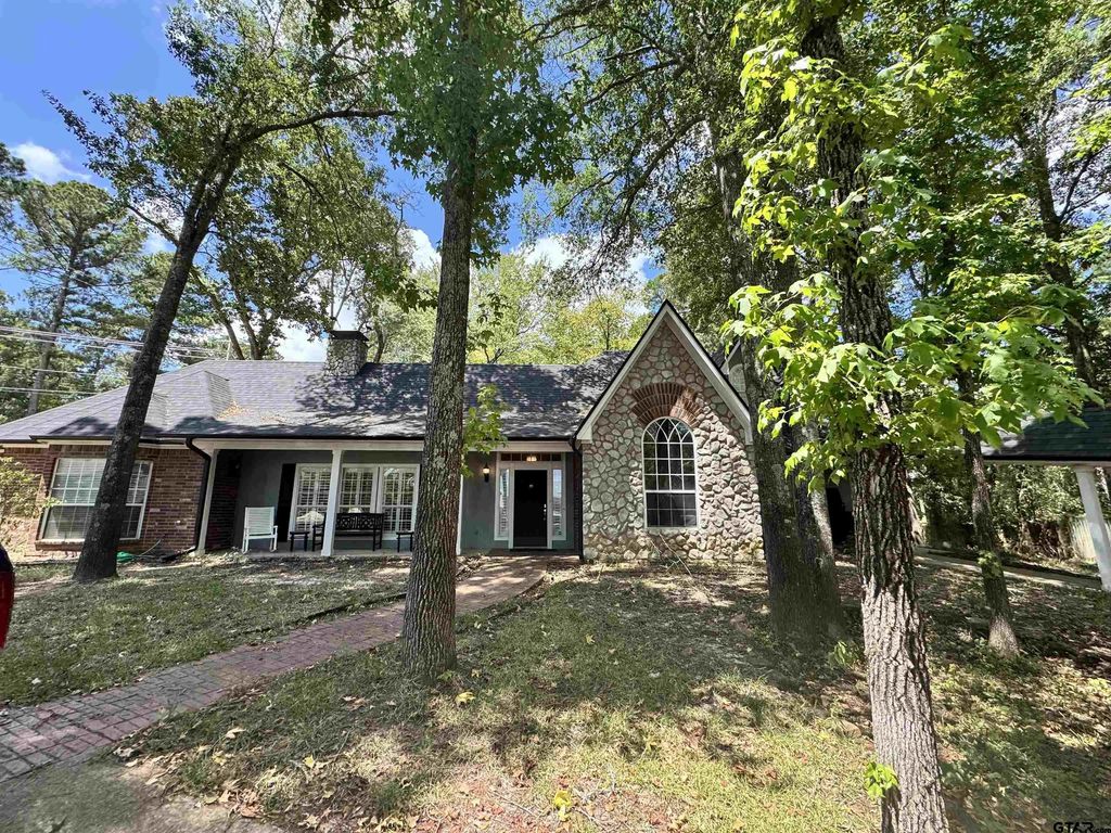1630 Leisure Ln, Hideaway