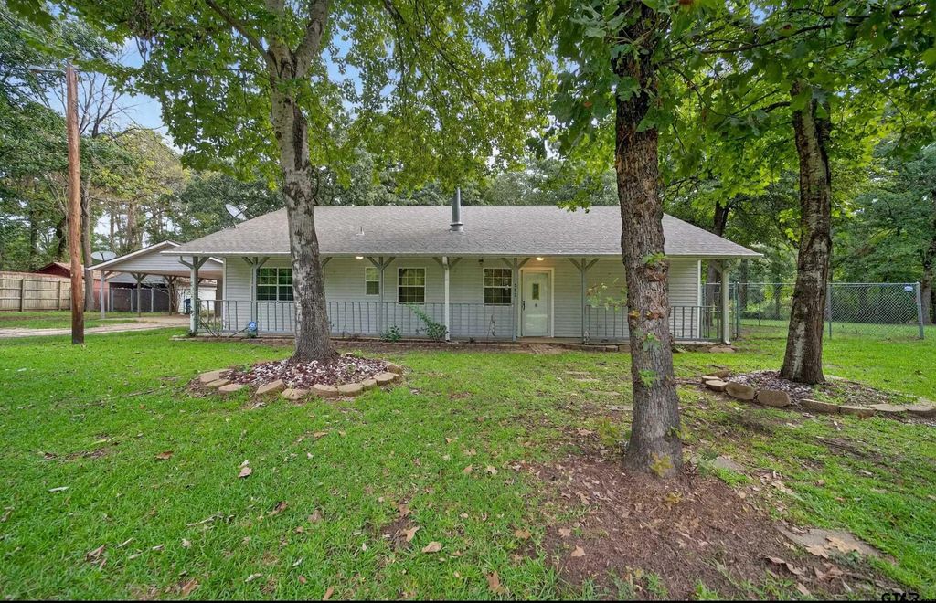 887 Janis Dr., Bullard