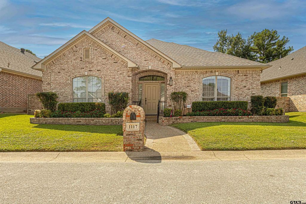 1117 Laurelwood Drive, Tyler