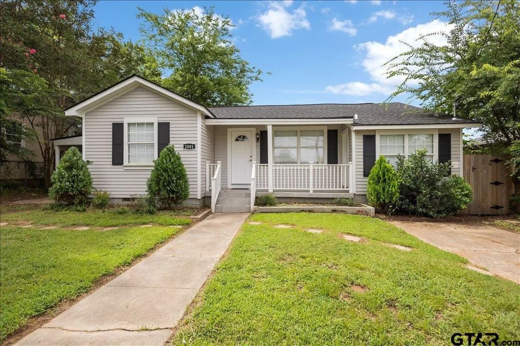 2001 E Lake, Tyler