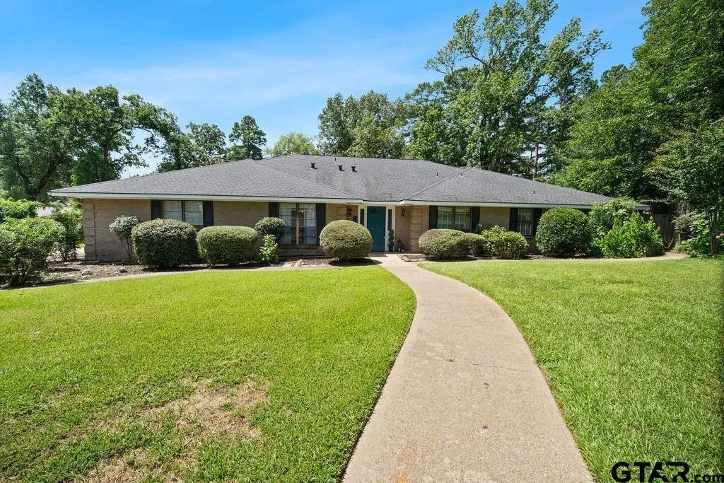 2829 Yorktown Drive, Tyler