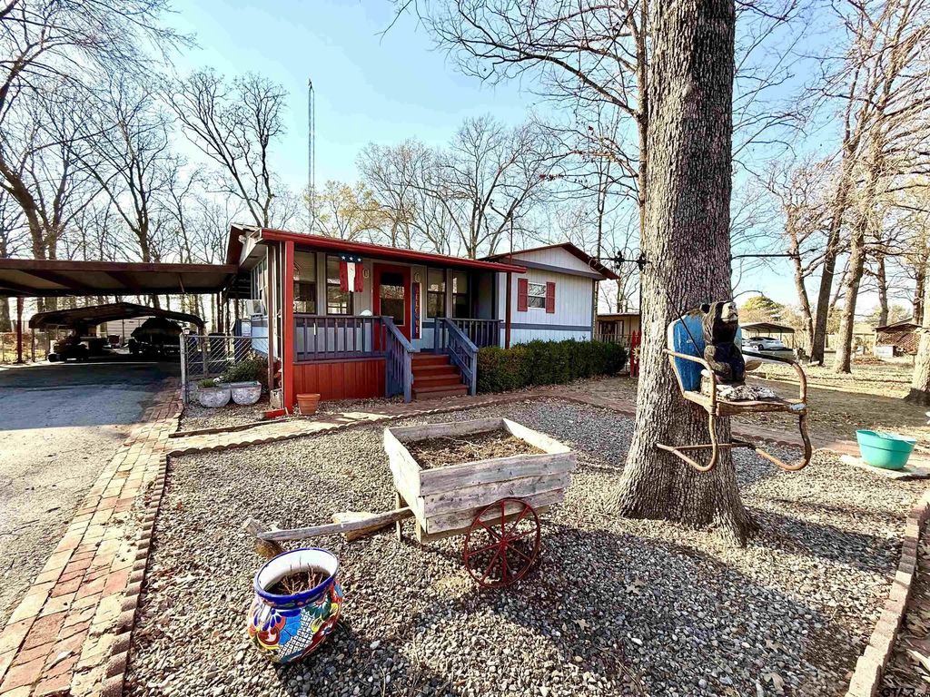 177 County Road 1556, Alba