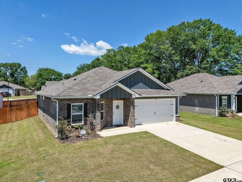 1105 Candice Dr, Whitehouse