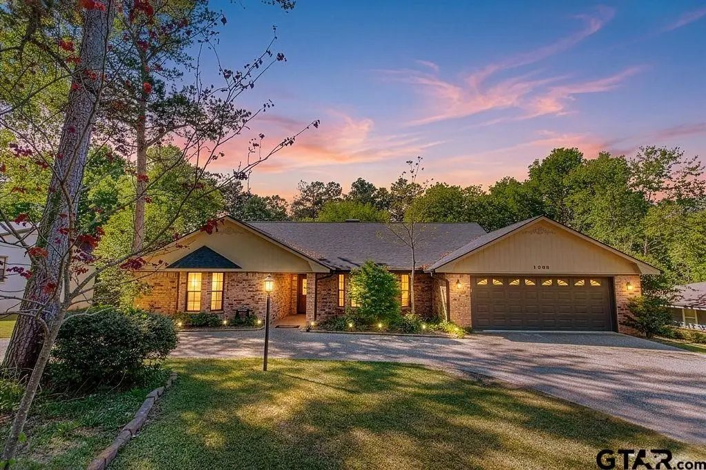 1208 Hilltop Run, Hideaway