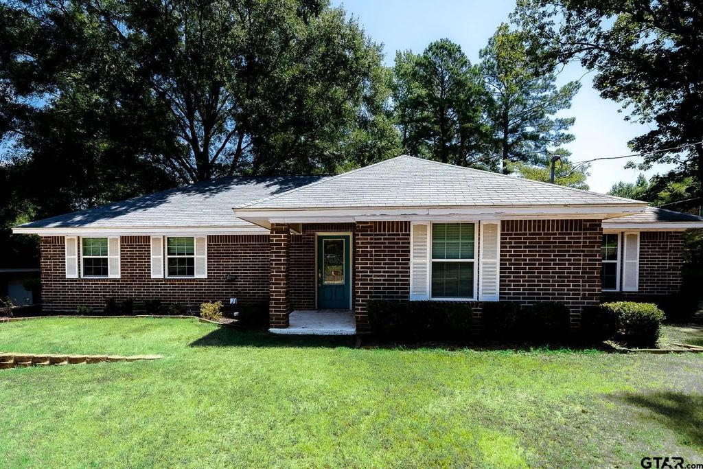 10095 Pine Tree, Tyler