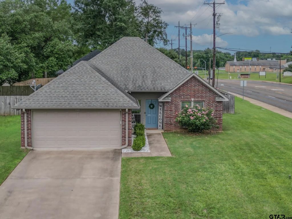 100 S Rainbow Dr, Whitehouse
