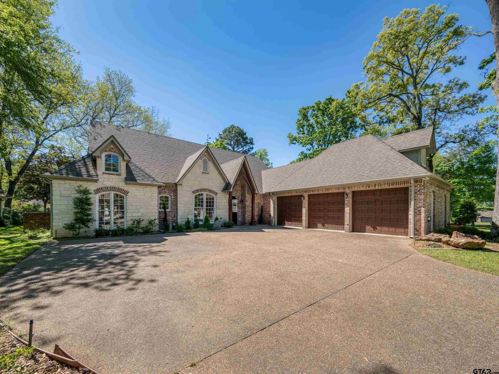 102 Dogwood Lakes Cr, Bullard