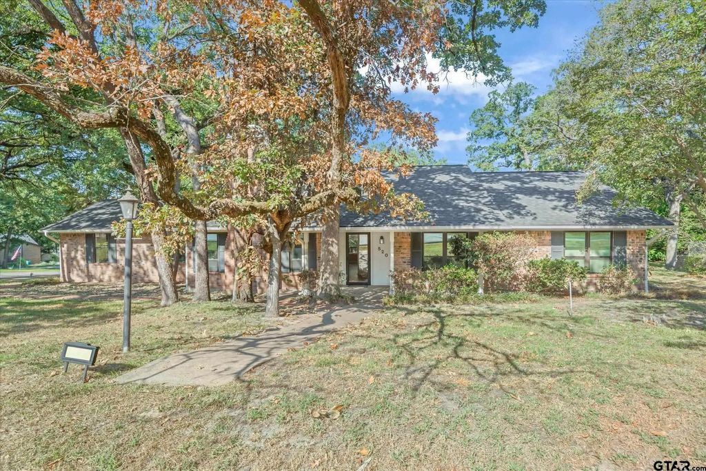 520 Dogwood Ln, Hideaway