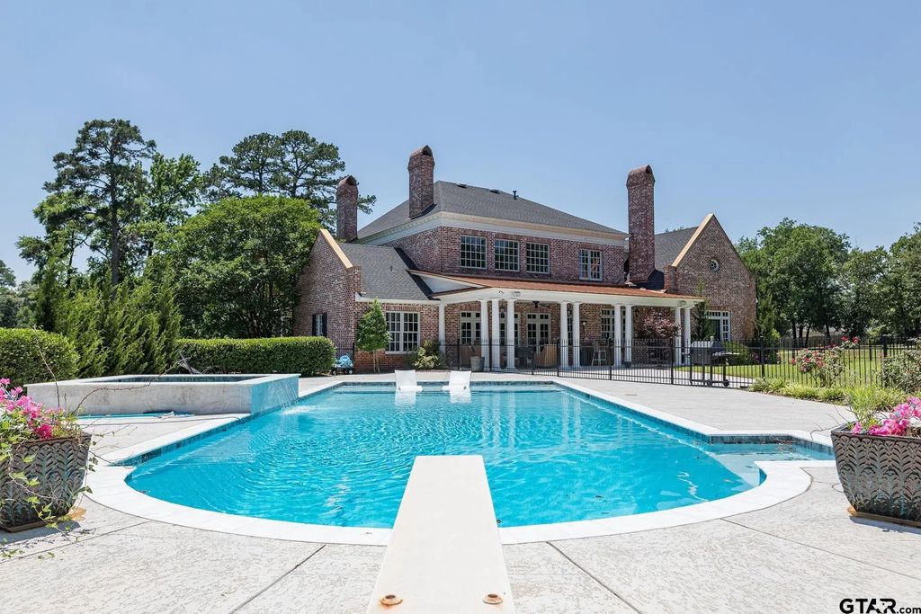 902 E South Street, Lindale