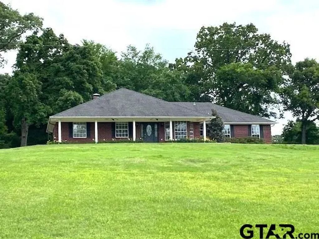 11466 St Hwy 31 E, Murchison