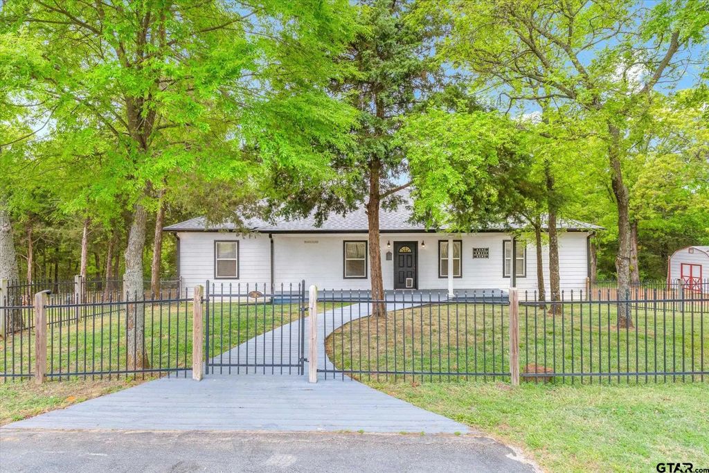 14227 County Road 438, Lindale