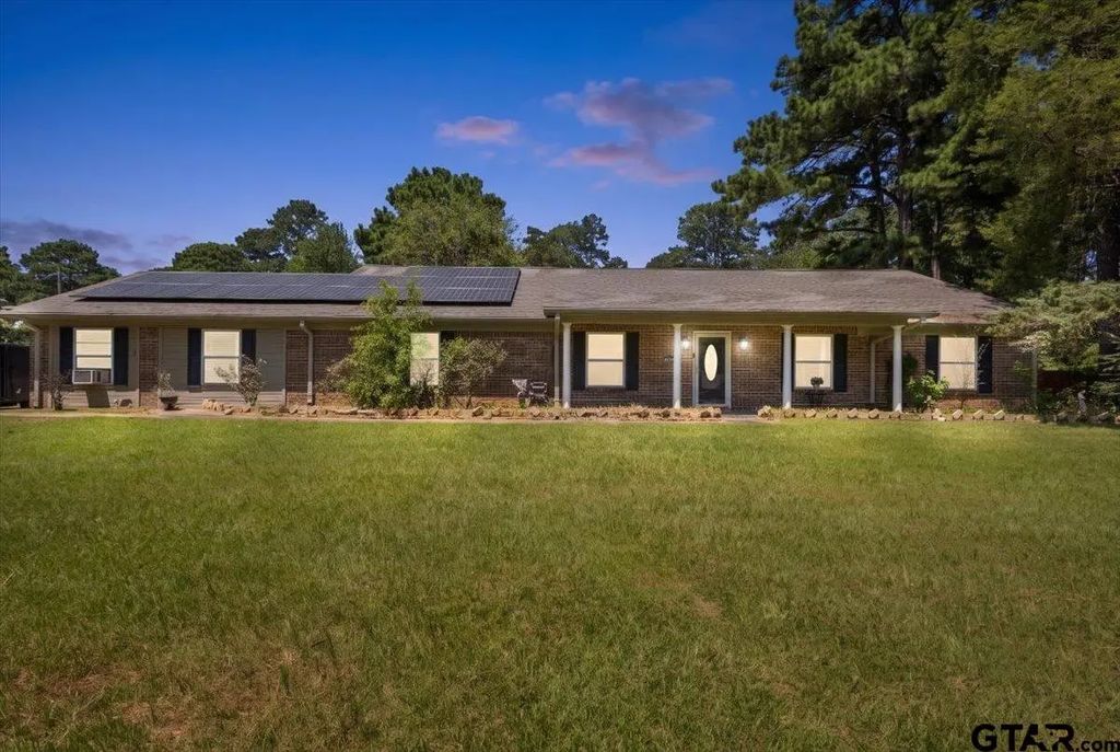 201 Piney Loop, Marshall
