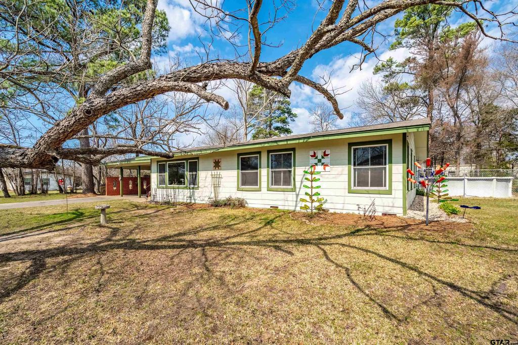 609 E Quitman St., Alba