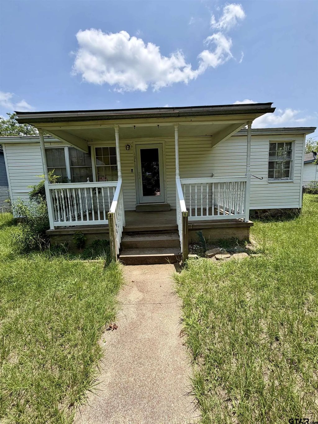 194 N Green Street, Hawkins