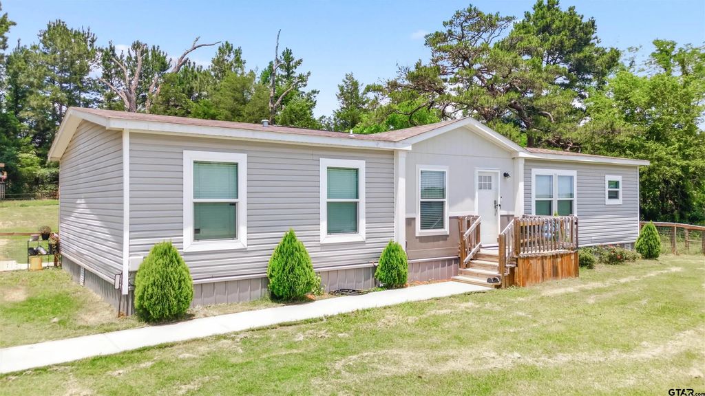 11207 County Road 2183, Whitehouse