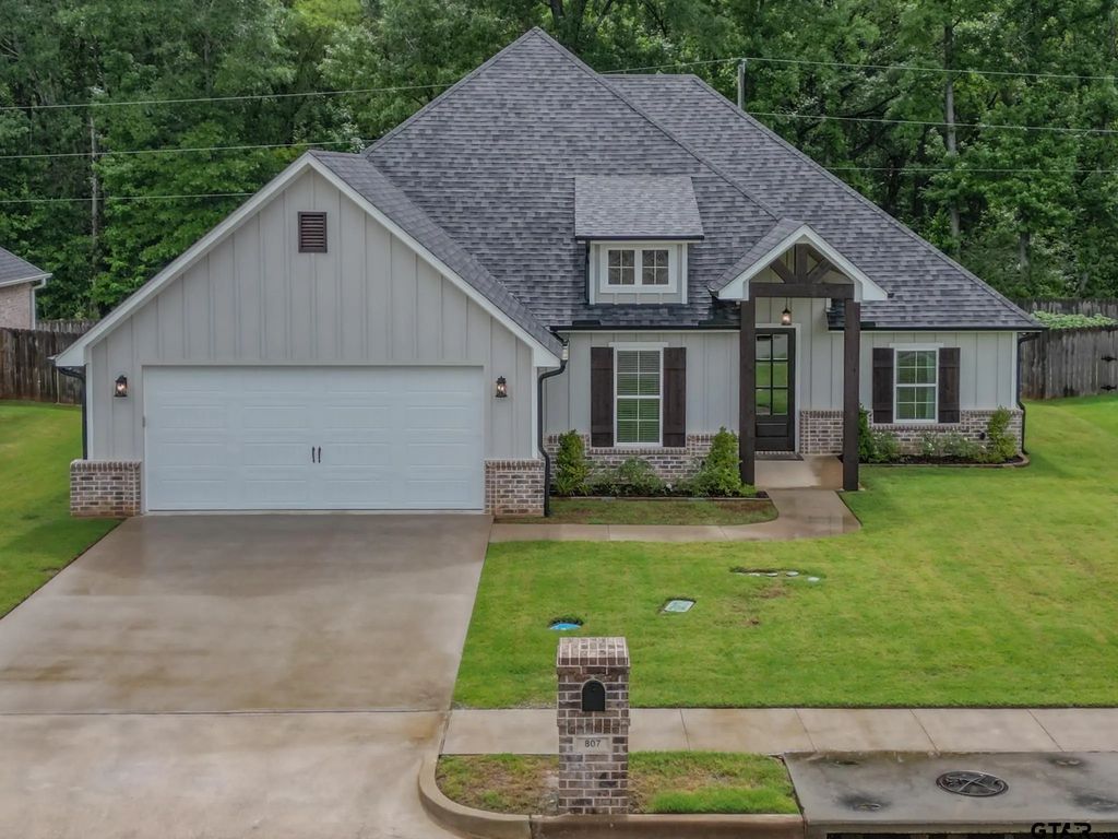 807 Redwing Way, Whitehouse