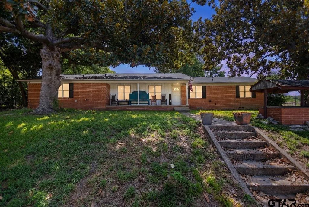 400 N Motley, Overton