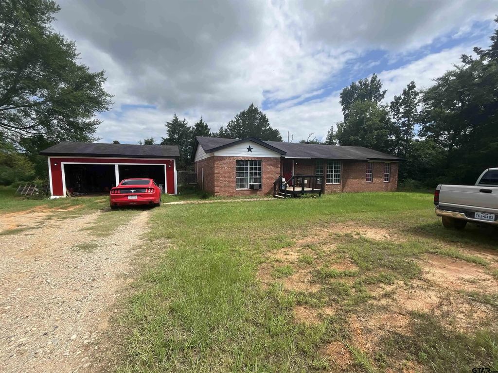 18119 County Road 2142, Troup