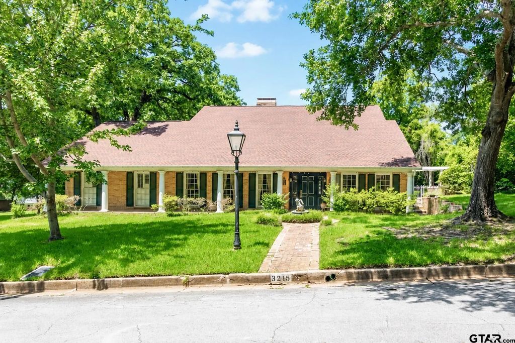 3215 Birdwell, Tyler