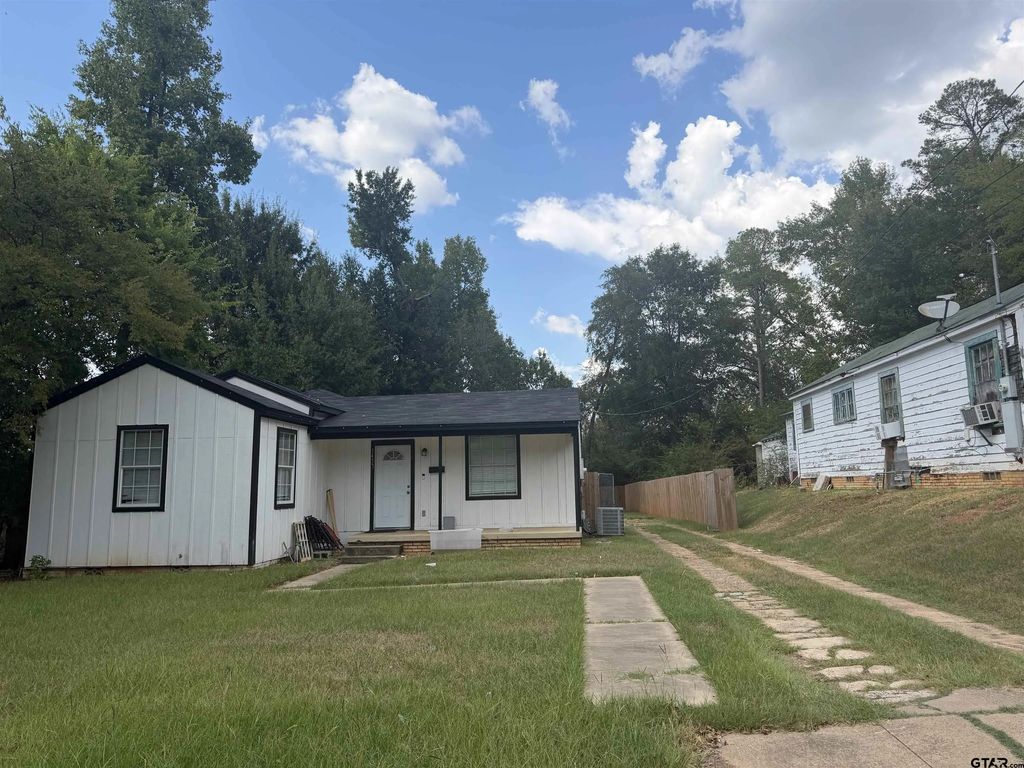 1437 W Cochran, Tyler