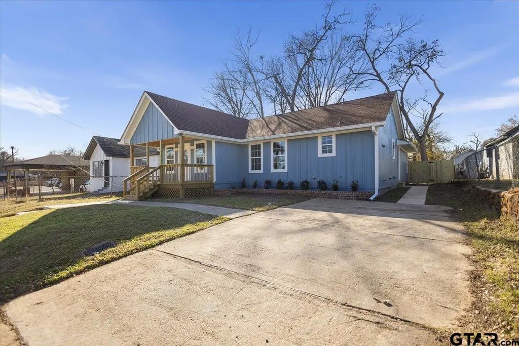 1010 N Grand, Tyler