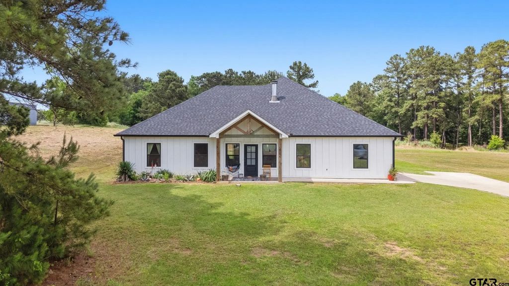 10374 St Hwy 204, Cushing