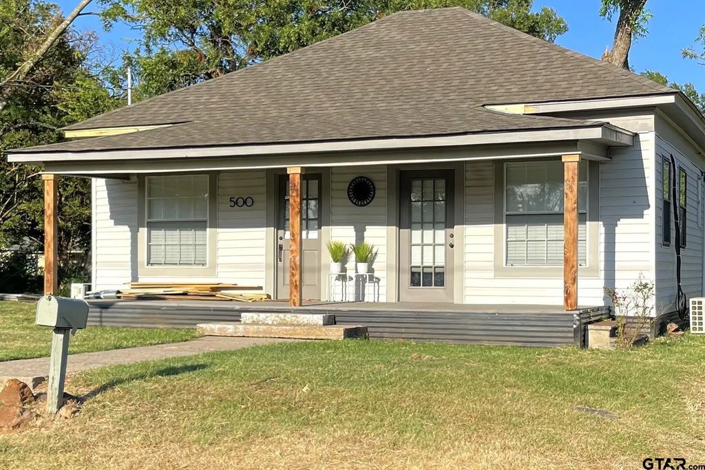 500 Gibson Street, Winnsboro