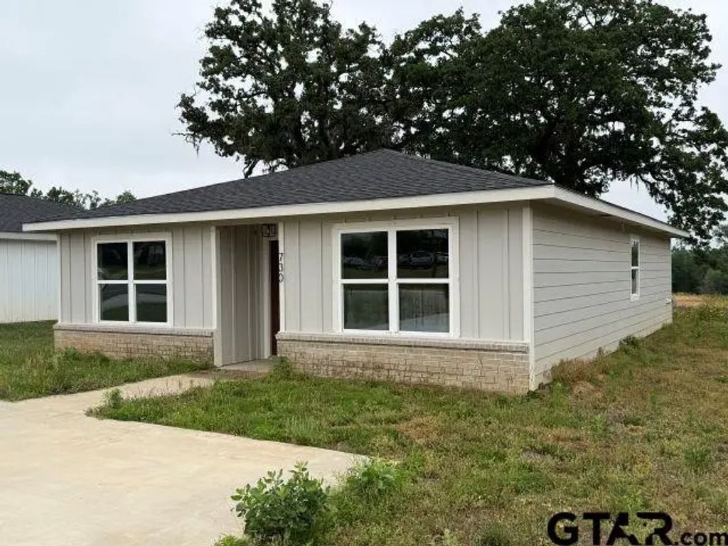730 N Sanders, Nacogdoches