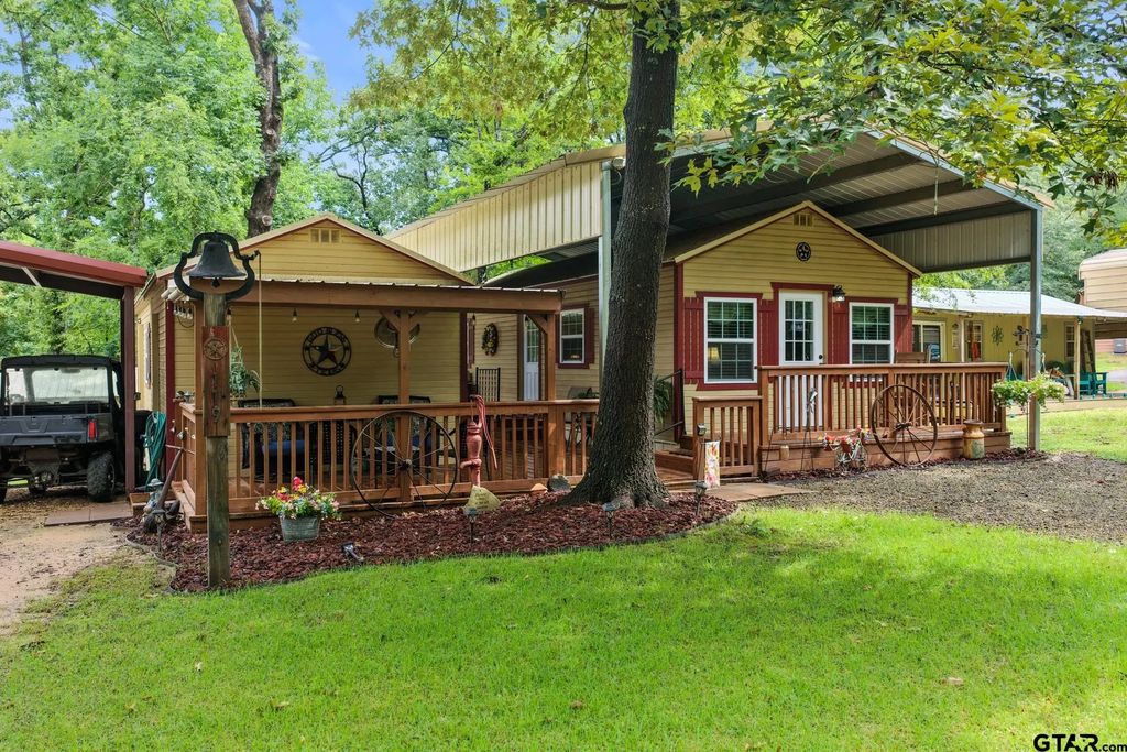 119 Private Road 52614, Pittsburg
