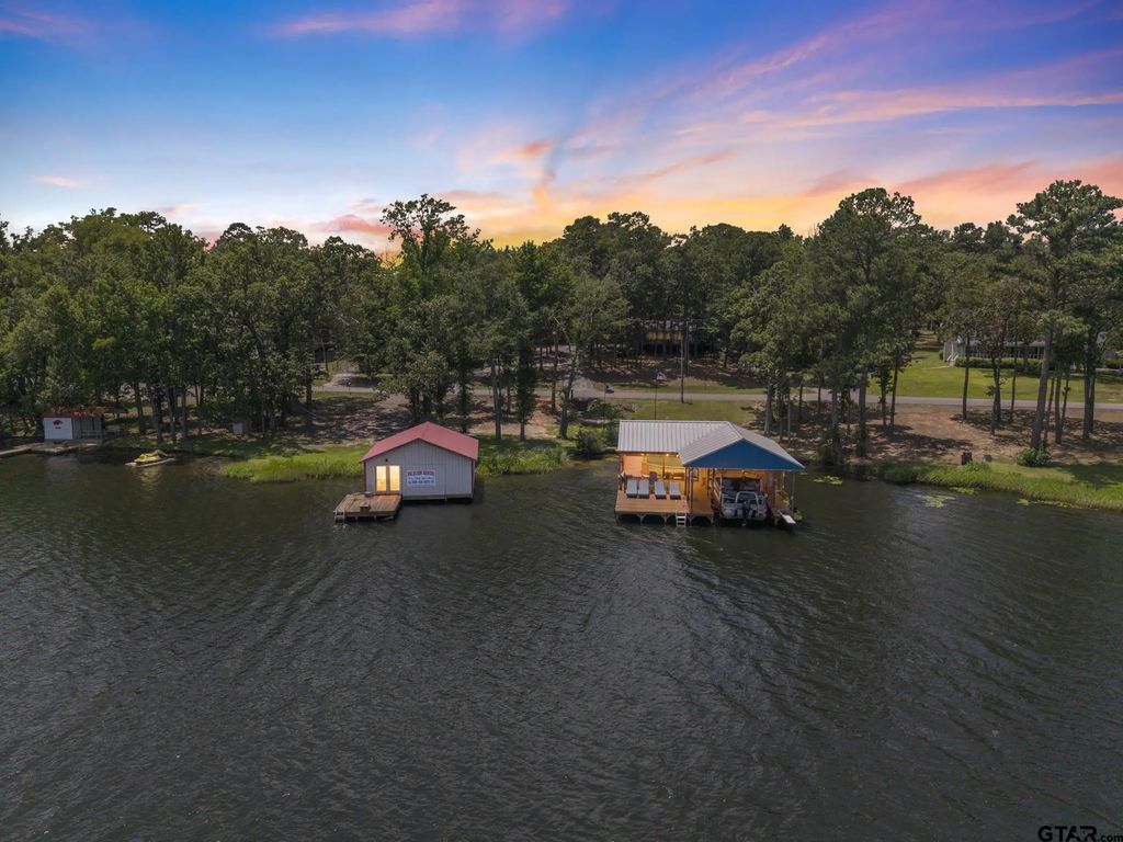 1443 County Road 3440, Hawkins