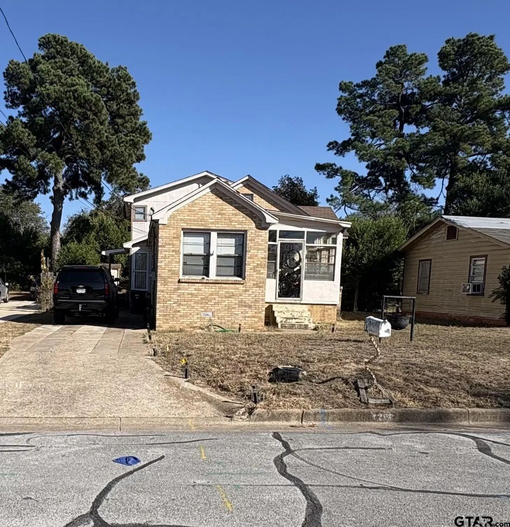 1208 S Buckley, Tyler