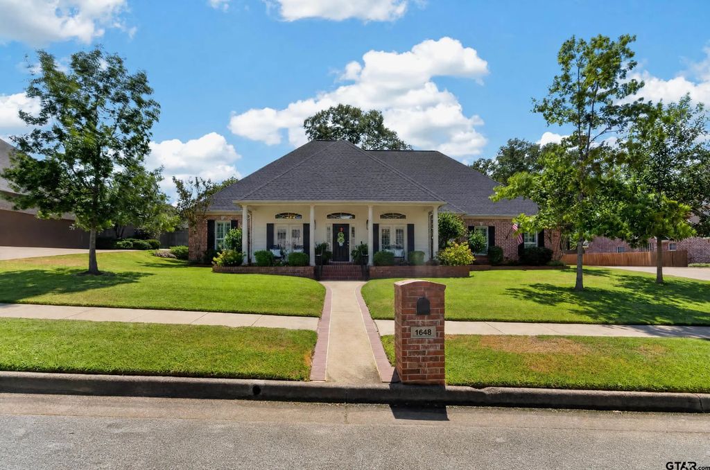 1648 Holly Star, Tyler
