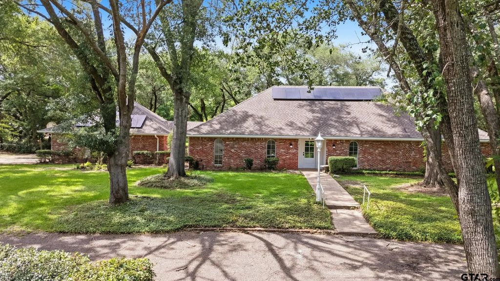 1004 Jeffdavis, Tyler